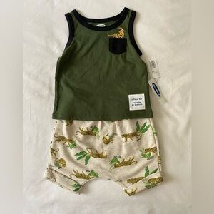 Old Navy 2-Piece set (6-12M) - New